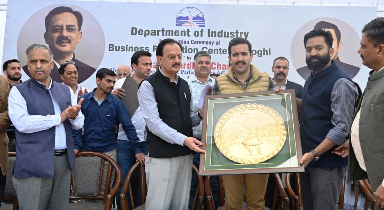 शिमला से भीड़-भाड़ कम करने के लिए आसपास के क्षेत्रों का योजनाबद्ध तरीके से विस्तार करने की आवशयकता – विक्रमादित्य सिंह