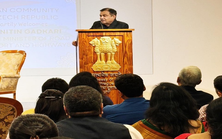 सरकार ने अगले 3 से 4 वर्षों में ऑटोमोबाइल क्षेत्र को विश्‍व का नंबर एक विनिर्माण केंद्र बनाने का लक्ष्य रखा