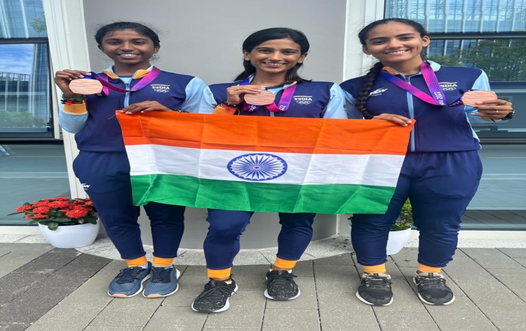 PM Modi congratulates women roller skaters for winning bronze medal at Asian Games
