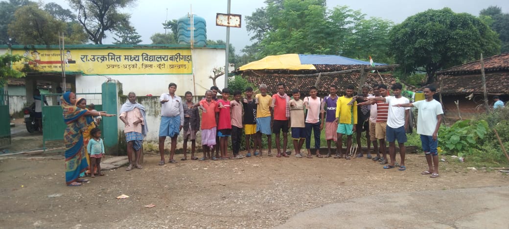 खूंटी जिले में महात्मा गांधी की जयंती पर 86 पंचायतों के ग्रामसभा में वनाधिकार की शपथ दिलाई