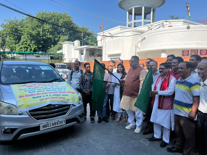 कृषि मंत्री ने प्रदेश में सेब बागवानी को बढ़ावा देने के लिए 25 किसानों के दल को प्रशिक्षण के लिए हिमाचल प्रदेश के सोलन के लिए रवाना किया