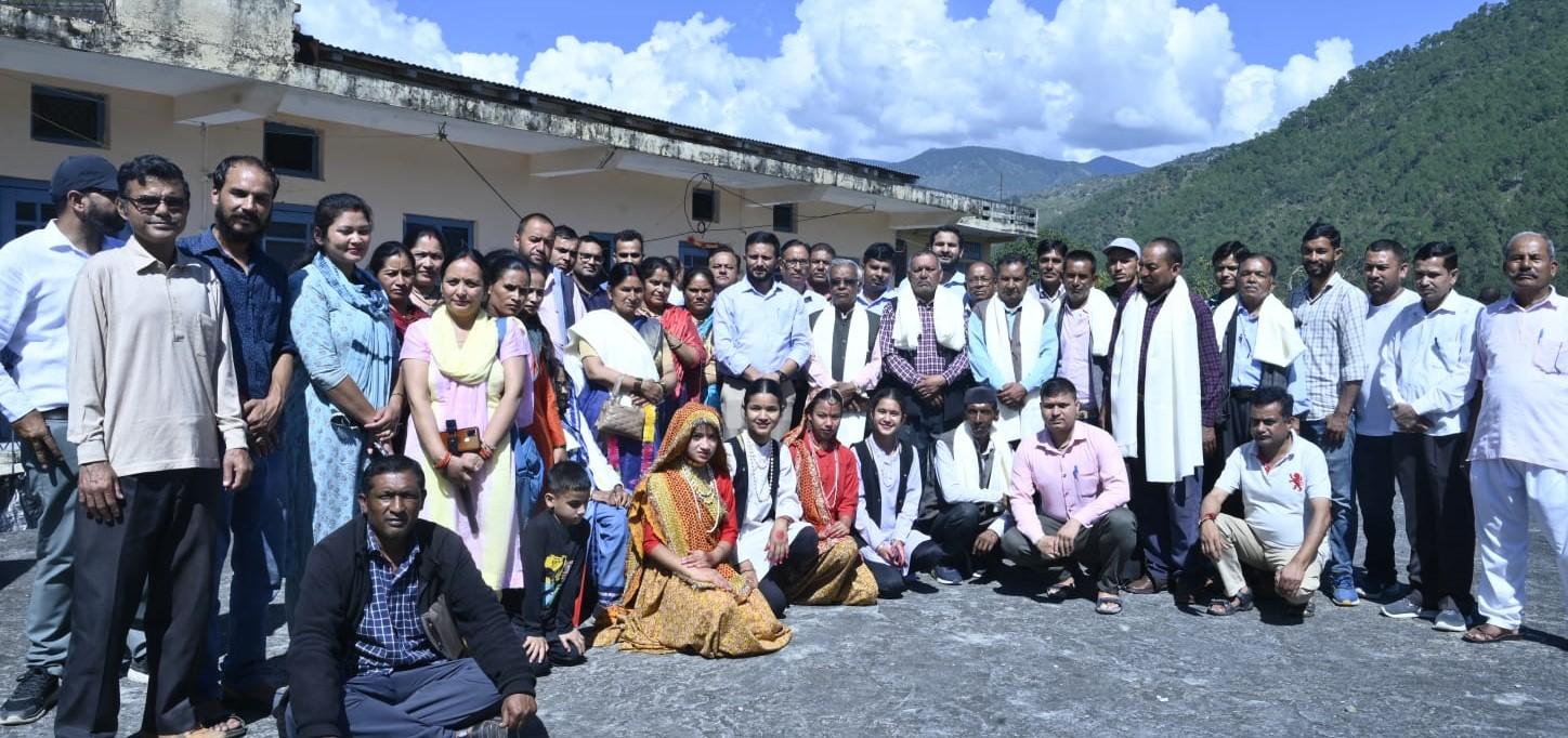 चमोलीः देवाल विकासखंड में ‘‘मेरी माटी, मेरा देश’’ अभियान के तहत ‘मिट्टी को नमन वीरों का वंदन’ कार्यक्रम आयोजित किया गया