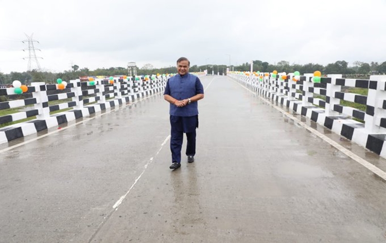 असम के मुख्यमंत्री हिमंत बिस्वा सरमा ने बोडोलैंड प्रादेशिक क्षेत्र-बीटीआर में सड़क बुनियादी ढांचे के लिए 500 करोड़ रुपये देने की घोषणा की
