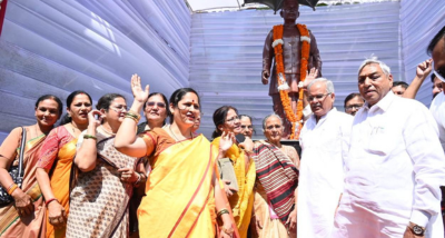 मुख्यमंत्री भूपेश बघेल ने स्वाधीनता सेनानी डॉ. महादेव प्रसाद पांडेय और समाजसेवी नारायण प्रसाद अवस्थी की प्रतिमा का किया अनावरण