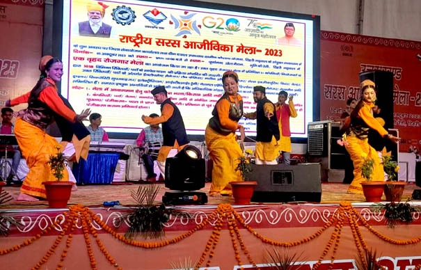 टिहरी जिले में स्थानीय उत्पादों को बढ़ावा देने के लिए राष्ट्रीय सरस आजीविका मेला का आयोजन
