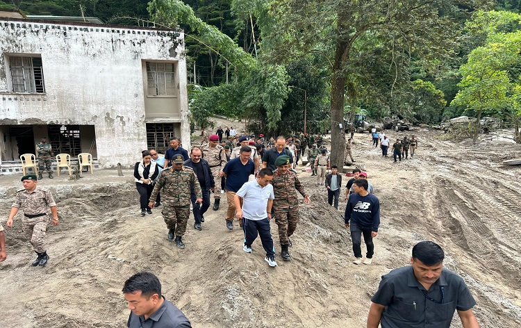 सिक्किम में आपदा ग्रस्‍त क्षेत्रों में राहत और बचाव कार्य जोरों पर। केंद्र ने सहायता के लिए 45 करोड़ रुपये मंजूर किए