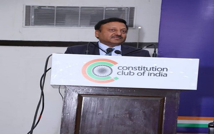 मुख्य चुनाव आयुक्त राजीव कुमार ने आयोग के पर्यवेक्षकों को स्वतंत्र, निष्पक्ष और प्रलोभन मुक्त चुनाव सुनिश्चित करने के लिए समान अवसर देने का निर्देश दिया