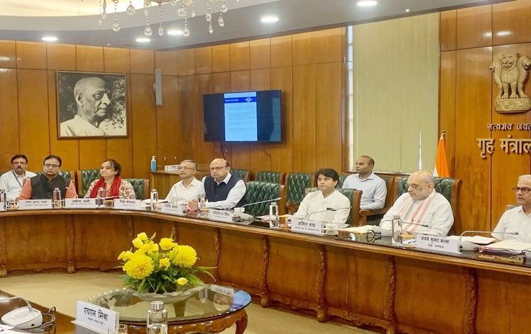 Civil Aviation Minister Jyotiraditya Scindia met Home Minister Amit Shah with officials of Airports Authority to review plan for capacity and manpower expansion at certain airports