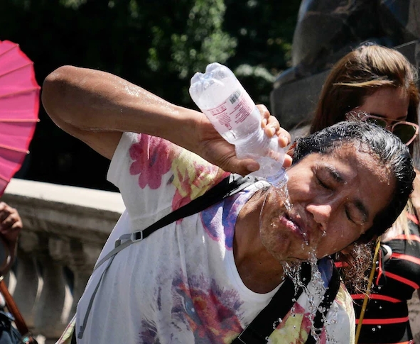Temperatures crept toward record highs from America to Europe and Asia