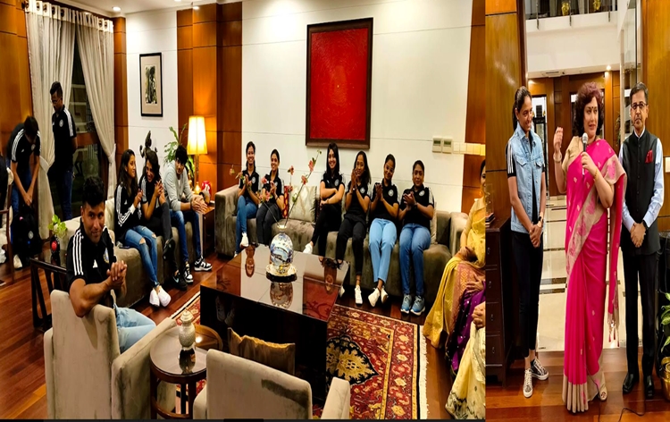 Indian High Commissioner Pranay Verma and Mrs. Manu Verma hosts  dinner for Indian Women Cricket Team in Dhaka