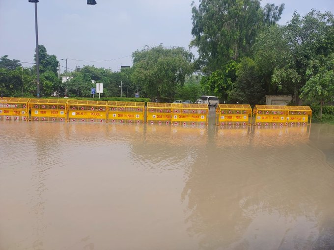 Normal life thrown out of gear as rain mayhem continues in several parts of country; Rivers in UP, Delhi-NCR in spate