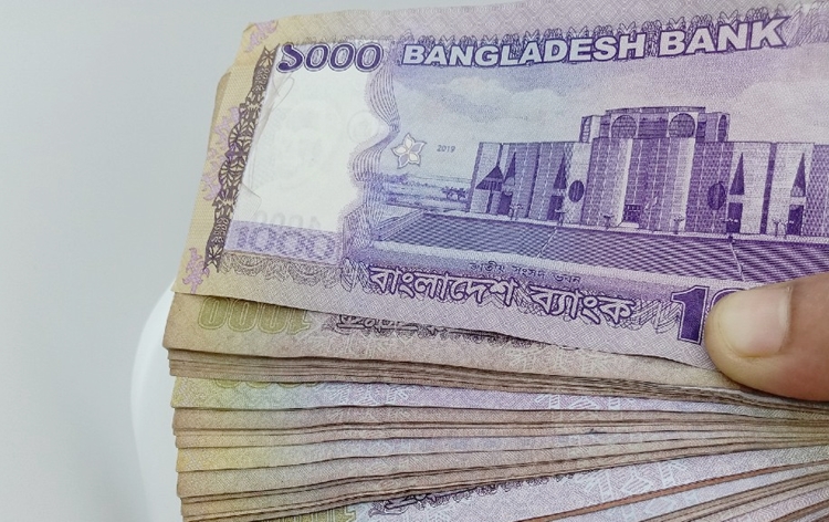 Bangladesh Taka seen biggest devaluation against the US dollar on Monday