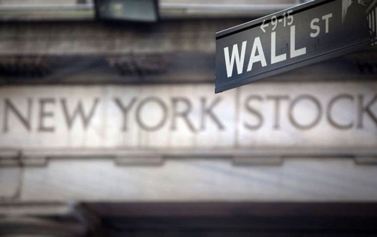 Wall Street closes lower as losses in healthcare stocks outshined gains in Cisco & energy stocks