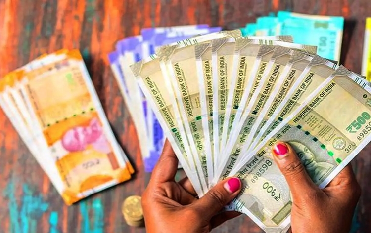 Forex market: Rupee closes at 82.58 against US dollar