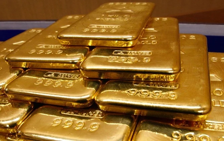 Gold prices today declined 50 rupees at Multi Commodity Exchange for October contracts
