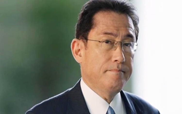 Japan's PM Fumio Kishida observes moment of silence in ceremony to  mark  78th anniversary of atomic bombing