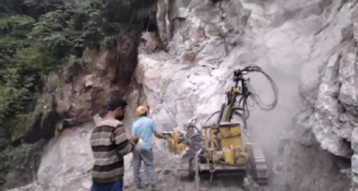 उच्च तकनीक की आर.ओ.सी मशीनों को सड़क बहाली के लिए उपलब्ध करवा तत्परता से बहाली कार्य में डटे हैं: राजस्व मंत्री जगत सिंह नेगी