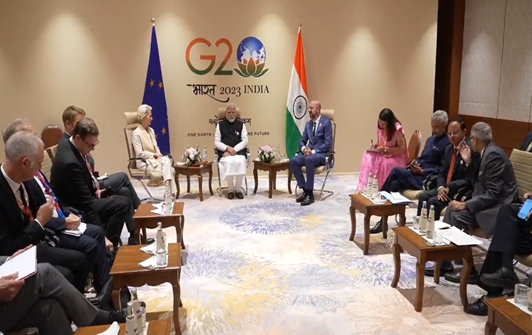 प्रधानमंत्री नरेंद्र मोदी ने जी-20 शिखर सम्‍मेलन से अलग फ्रांस, जर्मनी, कनाडा, तुर्कीए सहित विभिन्‍न देशों के राष्‍ट्र प्रमुखों और अफ्रीकी संघ के अध्‍यक्ष के साथ द्विपक्षीय बैठक की