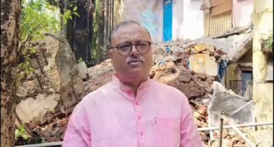 बोकारो जिले के सेक्टर 12ई स्थित एक आवासीय ब्लॉक की सीढ़ी आज सुबह गिर गई