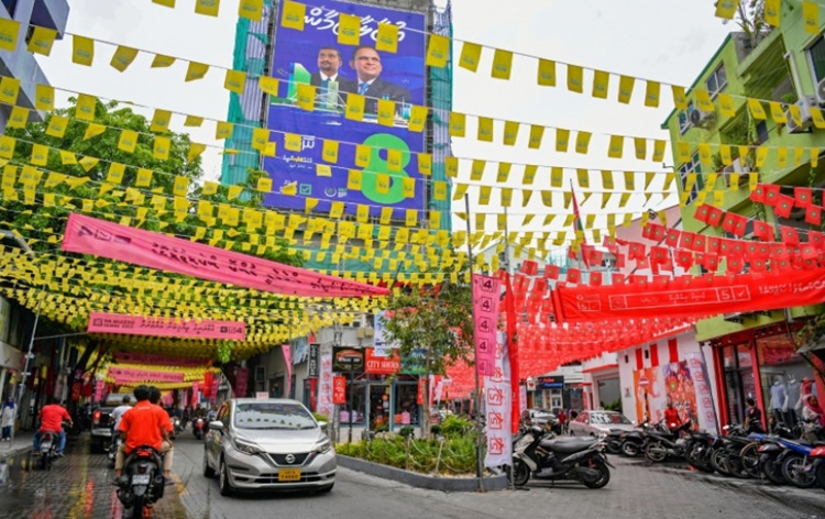 In presidential elections, Maldives heads for a run-off vote