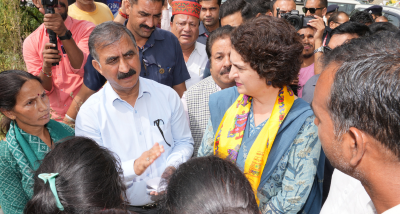 मुख्यमंत्री सुखविंदर सिंह और राष्ट्रीय कांग्रेस महासचिव प्रियंका गांधी ने कुल्लू में आपदाग्रस्त क्षेत्रों का दौरा किया