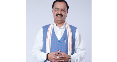 उपमुख्यमंत्री केशव प्रसाद मौर्य ने ग्राम्य विकास विभाग के अधिकारियों को गांवों में जलभराव की समस्या के निदान के लिए आंतरिक सड़कों का निर्माण प्राथमिकता के आधार पर कराये जाने के निर्देश दिए