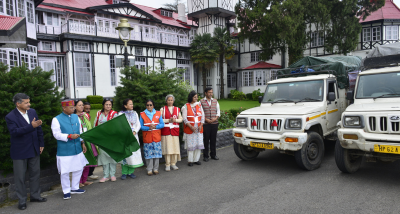 राज्यपाल शिव प्रताप शुक्ल ने आज हिमाचल प्रदेश राज्य रेडक्रॉस सोसायटी की ओर से राहत सामग्री के 3 वाहन रवाना किए