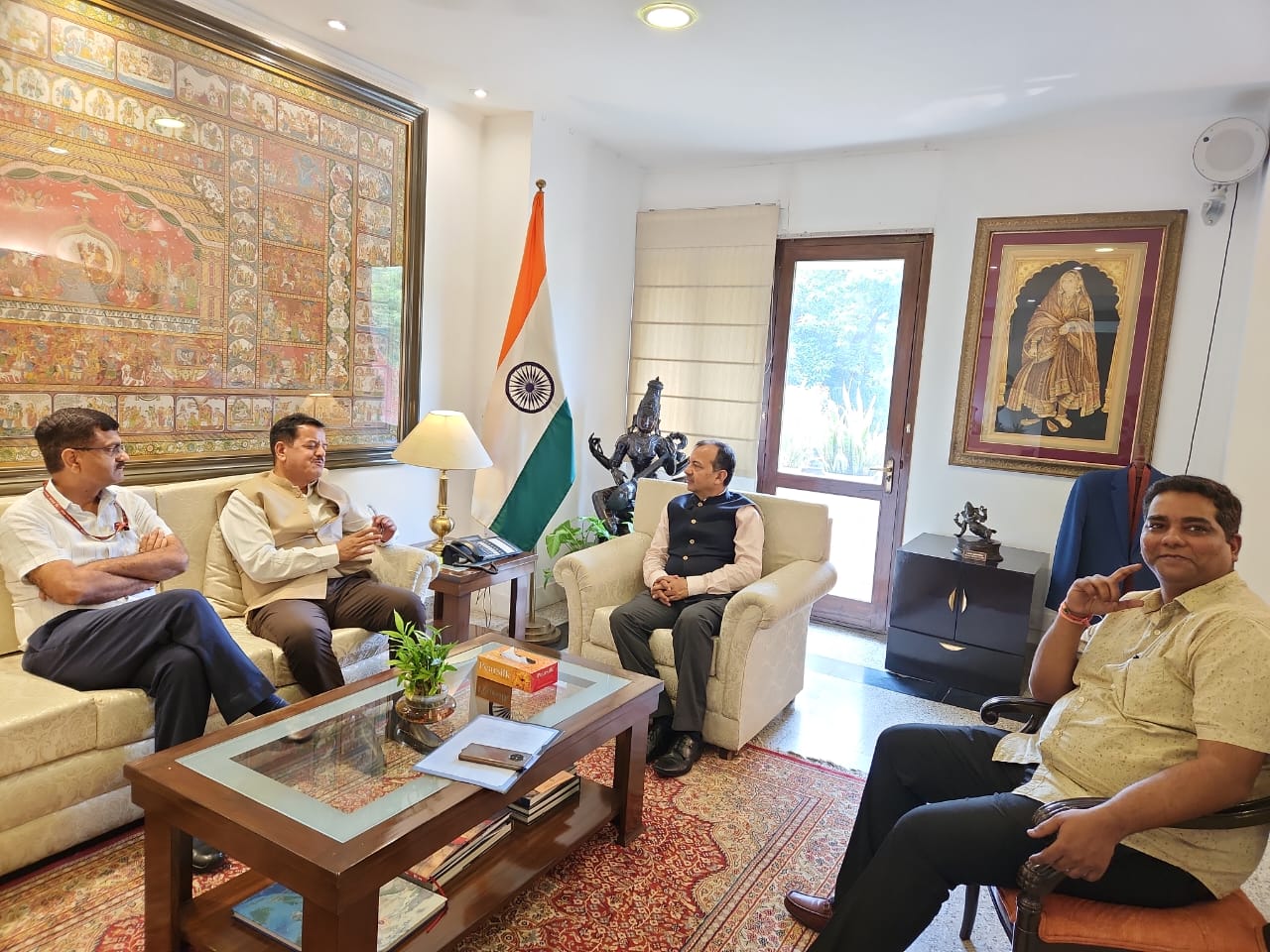 विश्व विख्यात अंतरराष्ट्रीय कुल्लू दशहरा में इस साल 15 देशों से ज्यादा सांस्कृतिक दलों ने सैद्धान्तिक रूप से भाग लेने को मंजूरी दी