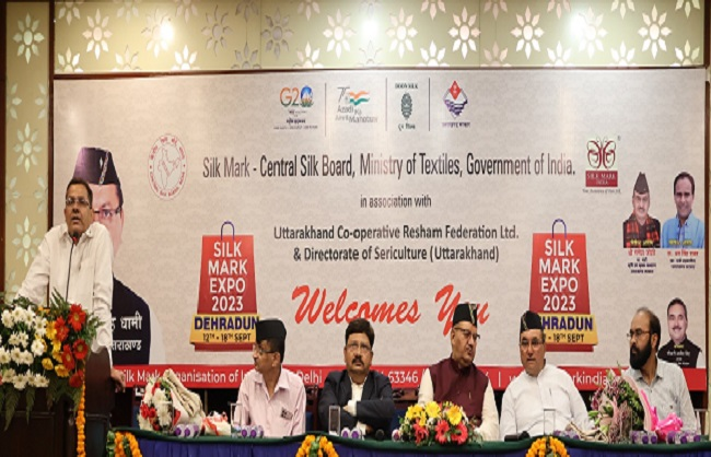 कृषि मंत्री गणेश जोशी ने देहरादून में 7 दिवसीय सिल्क एक्सपों का उद्घाटन किया
