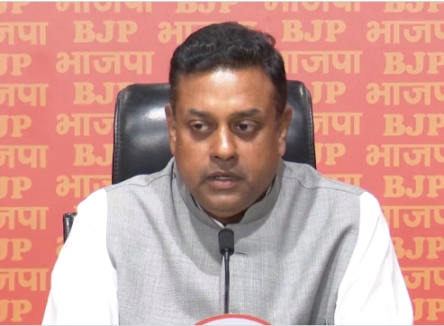 भारतीय जनता पार्टी ने आई.एन.डी.आई. की आलोचना करते हुए इसकी बैठक को हिन्‍दु विरोधी समन्‍वय समिति का जमावड़ा करार दिया