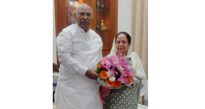 प्रदेश कांग्रेस अध्यक्ष प्रतिभा सिंह ने नई दिल्ली में अखिल भारतीय कांग्रेस कमेटी के अध्यक्ष मल्लिकार्जुन खड़गे से की मुलाकात