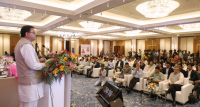 मुख्यमंत्री पुष्कर सिंह धामी ने देहरादून में होने वाले वैश्विक निवेशक सम्मेलन के कर्टेन रेजर का विमोचन किया