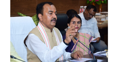 उपमुख्यमंत्री केशव प्रसाद मौर्य ने वाराणसी में विकास योजनाओं की समीक्षा बैठक की