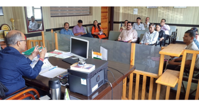 जोगिन्दर नगर : एसडीएम कृष्ण कुमार शर्मा ने सेवा पखवाड़ा को लेकर चिकित्सा खंड लडभड़ोल की बैठक की