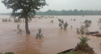 प्रदेश में पिछले दो दिनों से हो रही लगातार बारिश से जनजीवन प्रभावित