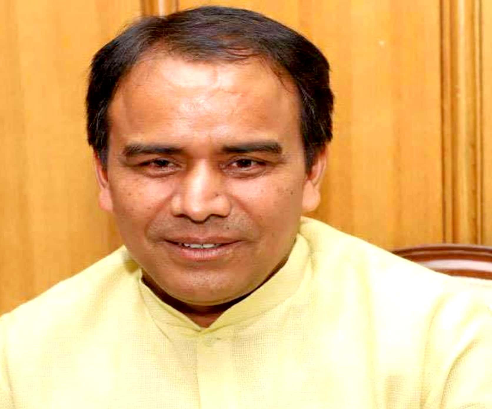 चारधाम यात्रा के दौरान तीर्थ यात्रियों को बेहतर स्वास्थ्य सेवाएं उपलब्ध कराने के लिए स्वास्थ्य विभाग और 1 निजी संस्था के बीच 1 अनुबंध