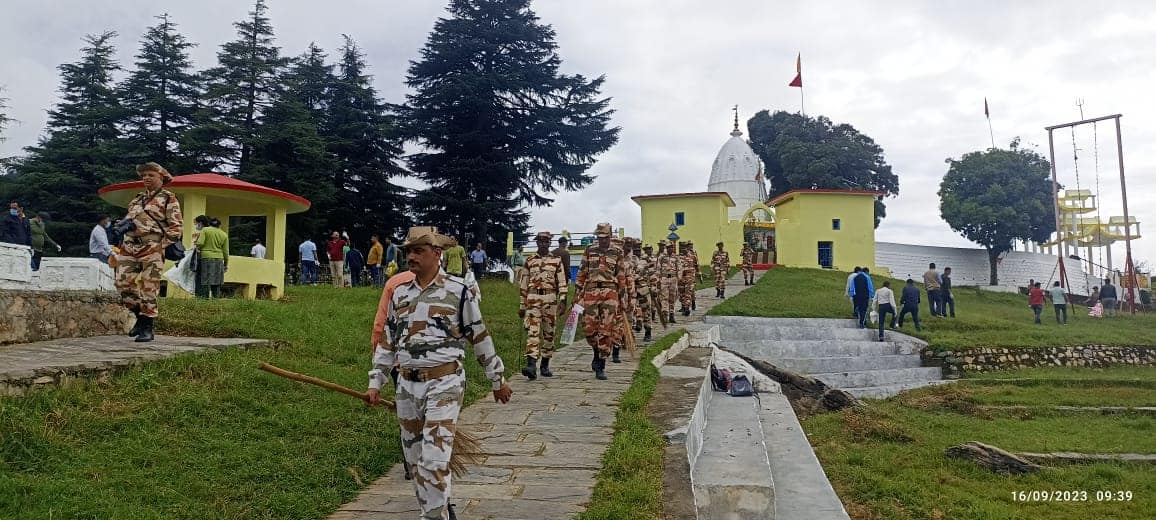 पिथौरागढ़ जिले में आज वृहद स्वच्छता अभियान चलाया गया