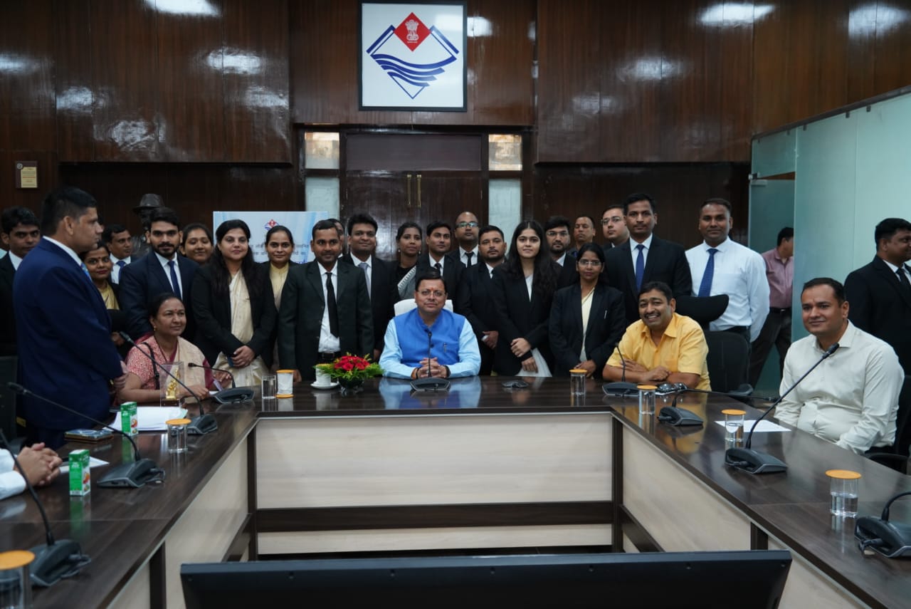 मुख्यमंत्री पुष्कर सिंह धामी ने 57 सहायक अभियोजन अधिकारियों को नियुक्ति पत्र प्रदान किए