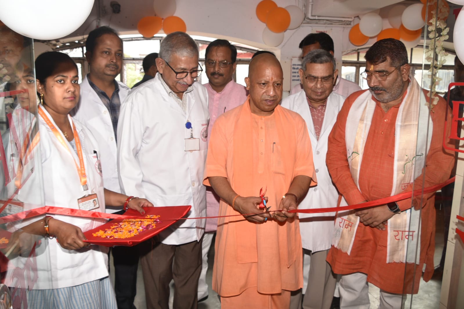 “रक्तदान महादान” इसके लिए खुद आगे आएं लोग : मुख्यमंत्री