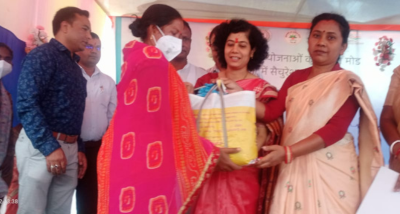 आयुष्मान भव अभियान के तहत रांची के ओरमांझी स्थित सामुदायिक स्वास्थ्य केंद्र में स्वास्थ्य मेले का आयोजन