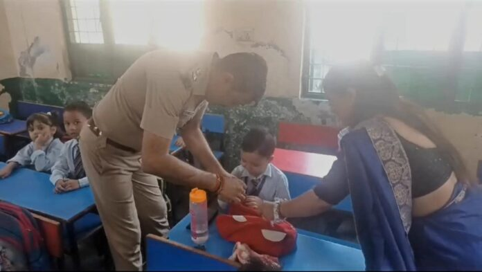 देहरादून के वरिष्ठ पुलिस अधीक्षक अजय सिंह ने पुलिस लाईन का किया निरीक्षण