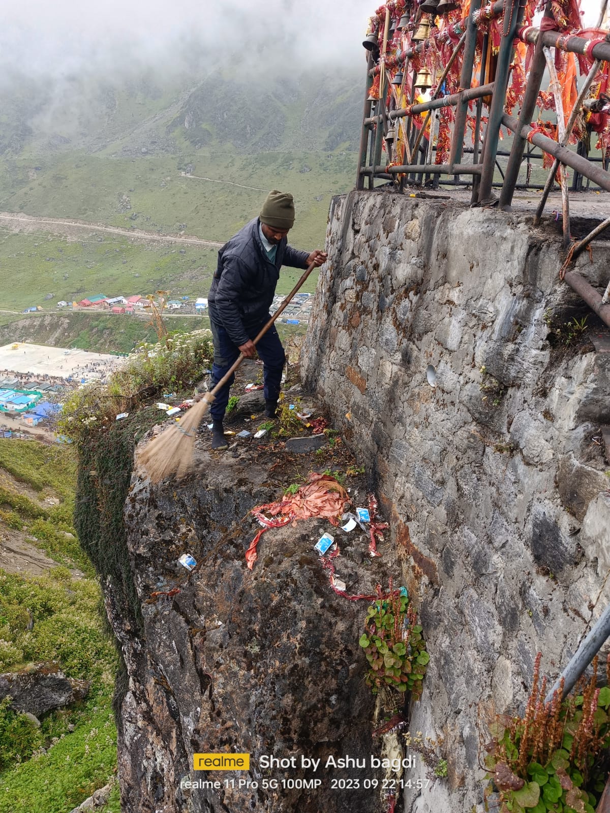 ‘‘स्वच्छता ही सेवा‘‘ पखवाड़े के तहत रुद्रप्रयाग जिले में चलाया गया विशेष स्वच्छता अभियान
