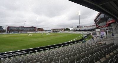 क्रिकेट में भारत और ऑस्ट्रेलिया के बीच तीन मैचों की सीरीज का दूसरा वनडे इंदौर के होल्कर इंटरनेशनल स्टेडियम में चल रहा है