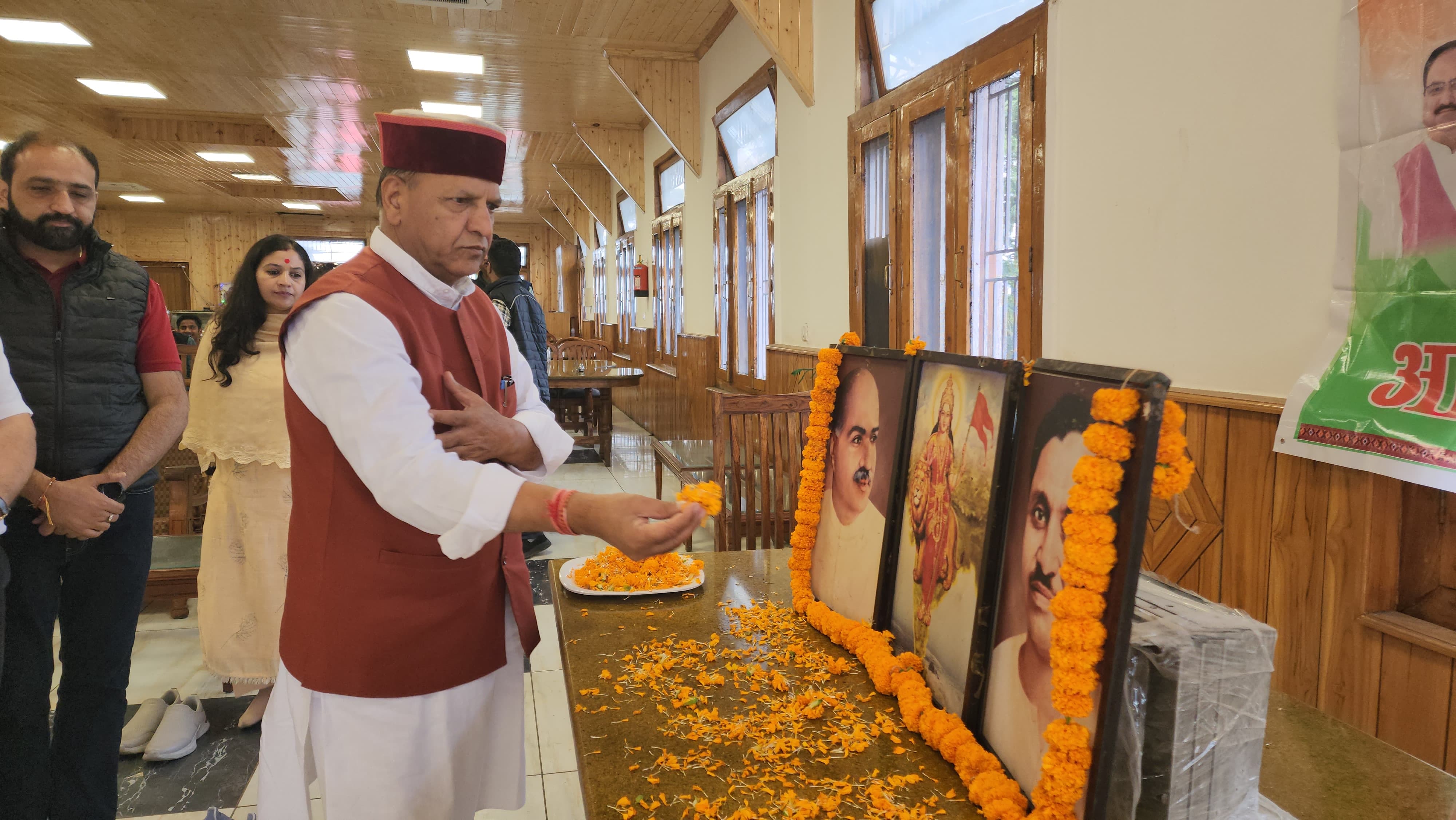 भाजपा प्रदेश अध्यक्ष डॉ. राजीव बिंदल ने कार्यकर्ताओं को किया संबोधित