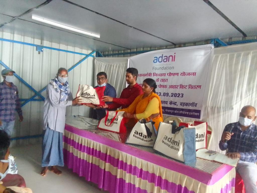 झारखंड: अदाणी फॉउंडेशन ने गोद लिए 70 नए टीबी मरीजों के बीच चौथे चरण का पोषण किट वितरित किया