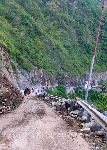 टनकपुर-चम्पावत राष्ट्रीय राजमार्ग पर गुलदार के हमले में 2 लोग हुए घायल