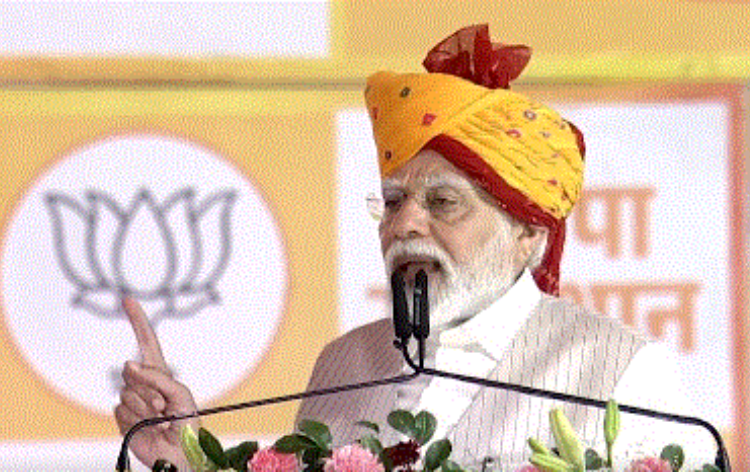 प्रधानमंत्री नरेन्‍द्र मोदी ने कहा–बिना भेदभाव के कल्याणकारी योजनाओं को लागू करने का सरकार का 'सेवा अभियान' ही सच्ची धर्मनिरपेक्षता है