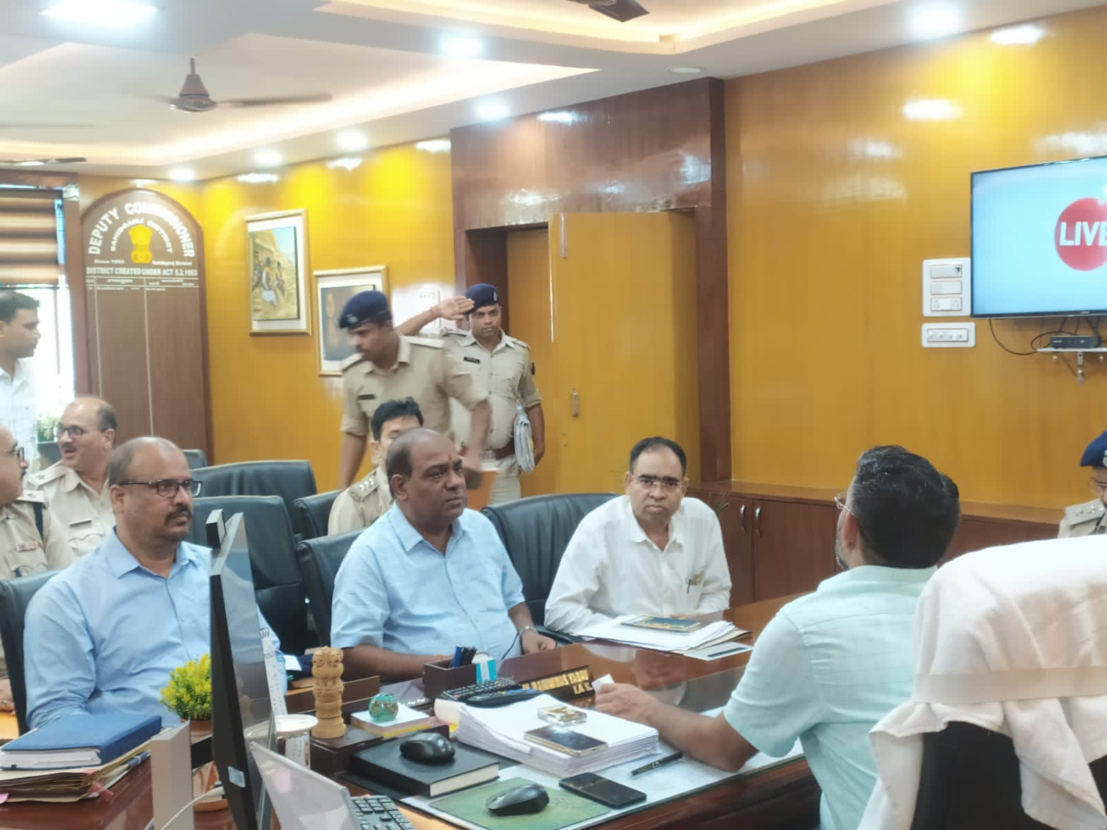 साहिबगंज के उपायुक्त राम निवास यादव की अध्यक्षता में जिलास्तरीय नार्काे को ऑर्डिनेशन समिति की बैठक हुई आयोजित