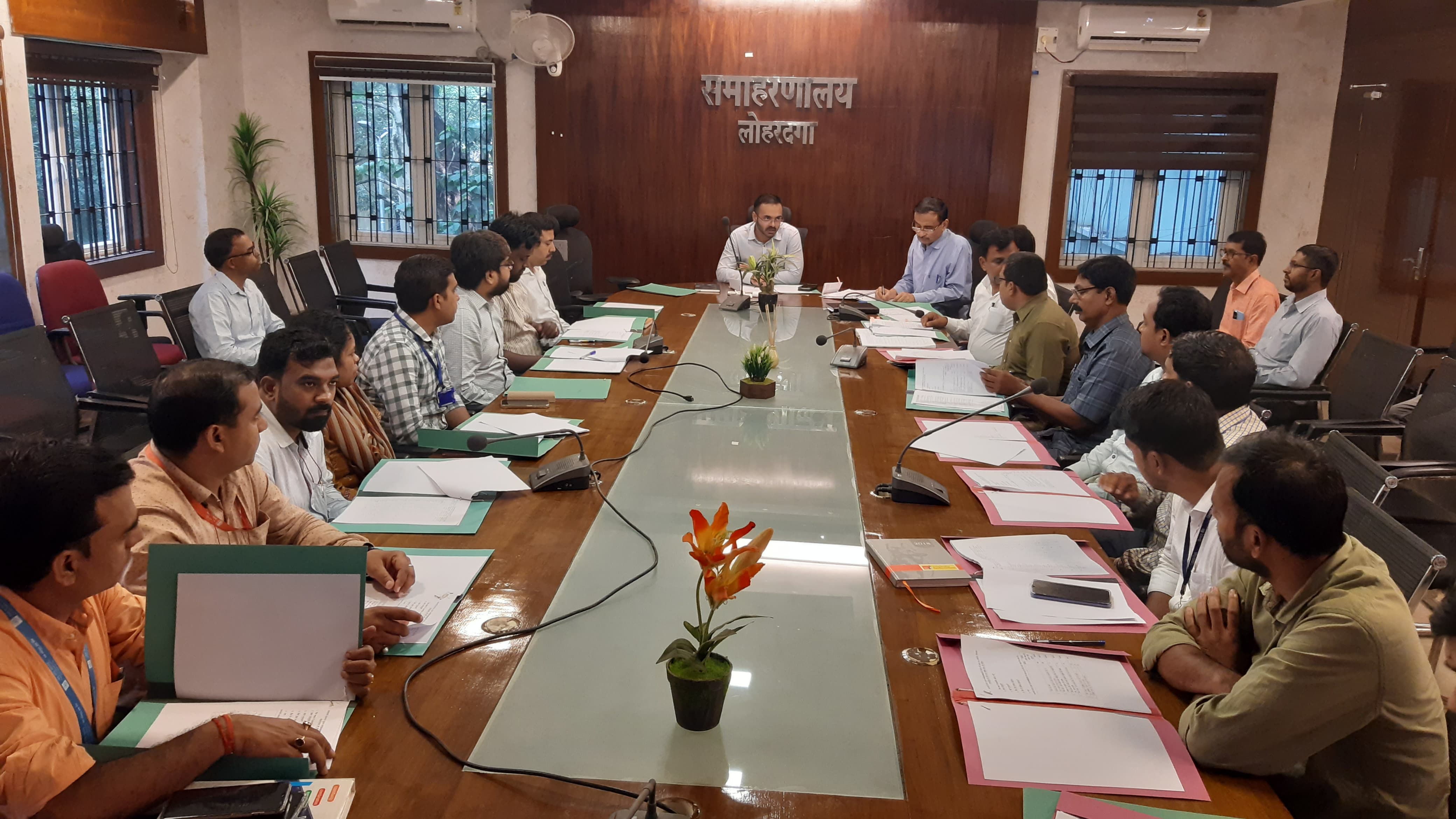 लोहरदगा के उपायुक्त डॉ. वाघमारे प्रसाद कृष्ण की अध्यक्षता में आज प्रधानमंत्री रोजगार सृजन कार्यक्रम-पीएमईजीपी की प्रगति की समीक्षा की