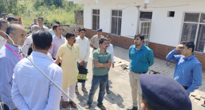 सोलन: केन्द्रीय अंतर मंत्रालय दल ने दून और नालागढ़ में भारी वर्षा के कारण हुए नुकसान का जायजा लिया